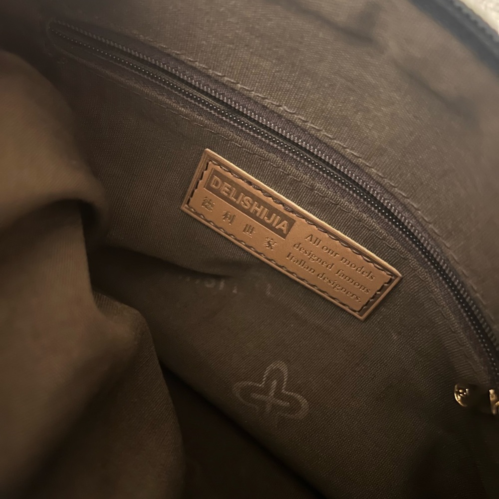 Bag - Picture 2 of 7